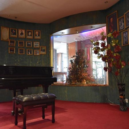Bremen Holiday Hotel Харбин Екстериор снимка