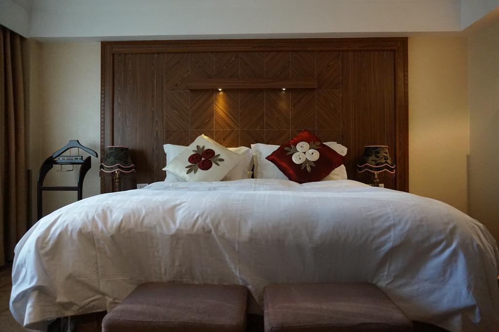 Bremen Holiday Hotel Харбин Екстериор снимка