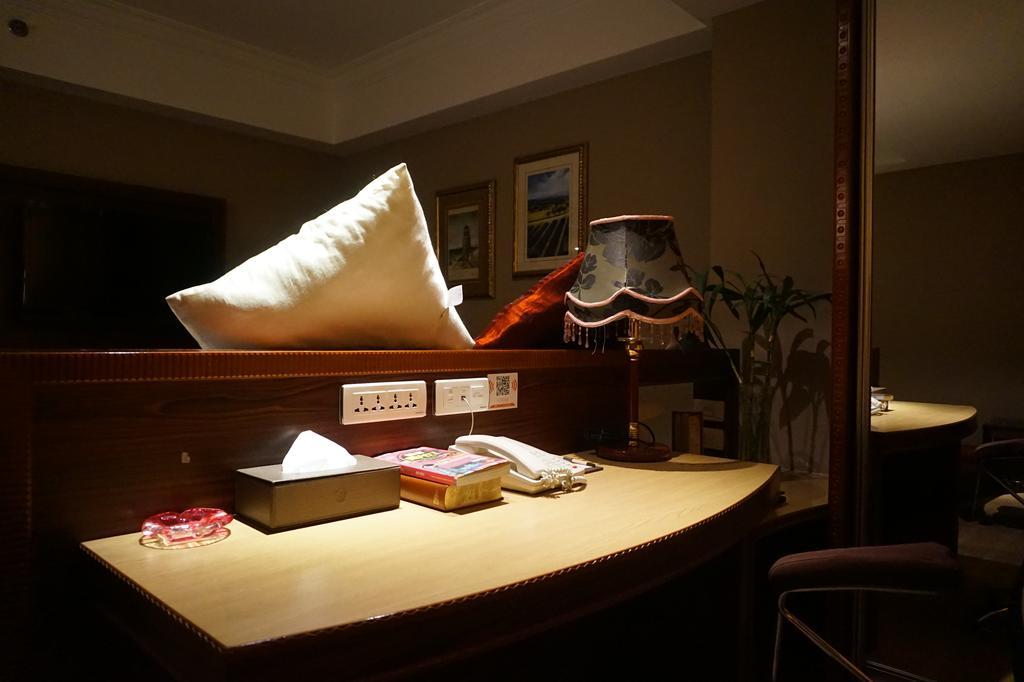 Bremen Holiday Hotel Харбин Екстериор снимка