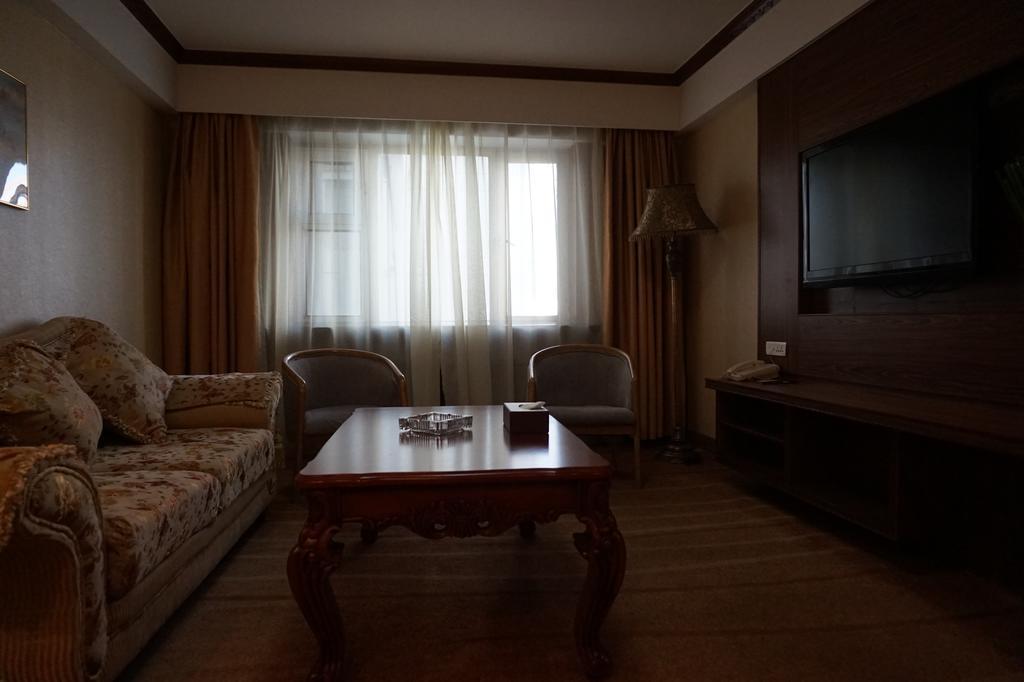 Bremen Holiday Hotel Харбин Екстериор снимка