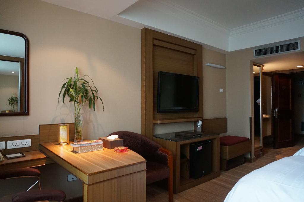 Bremen Holiday Hotel Харбин Екстериор снимка