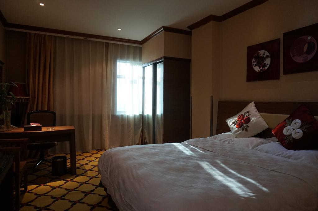 Bremen Holiday Hotel Харбин Екстериор снимка