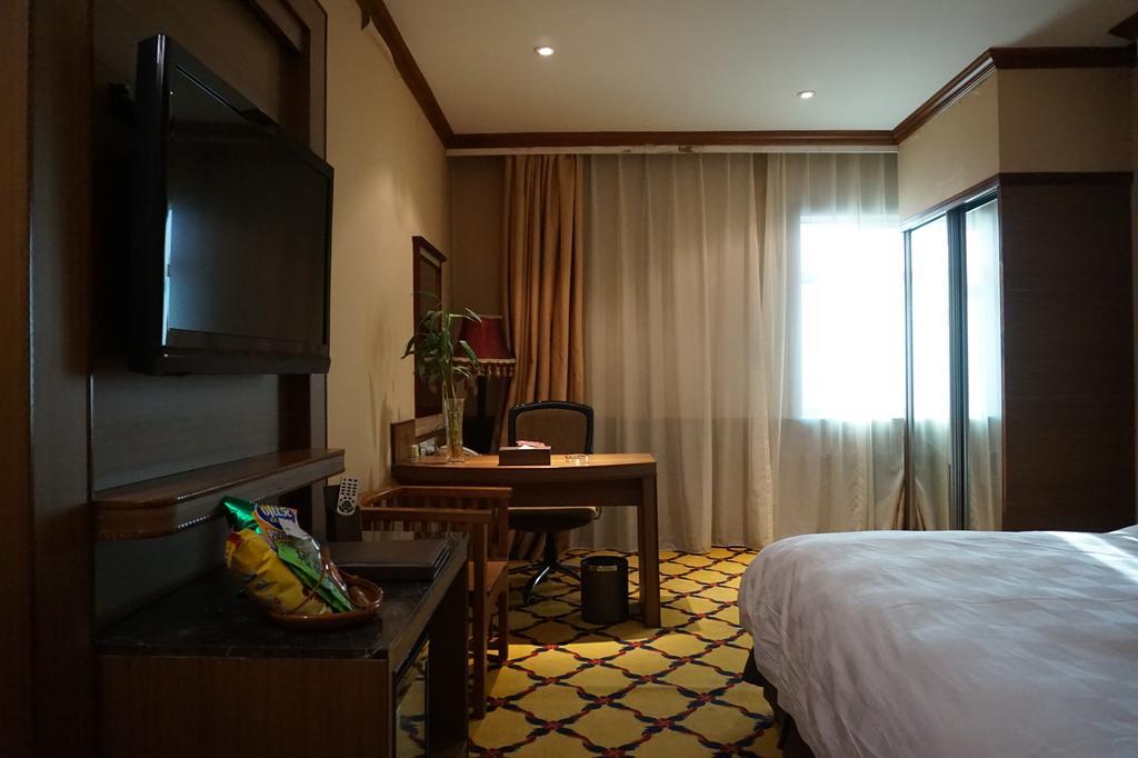 Bremen Holiday Hotel Харбин Екстериор снимка
