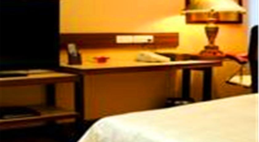 Bremen Holiday Hotel Харбин Екстериор снимка