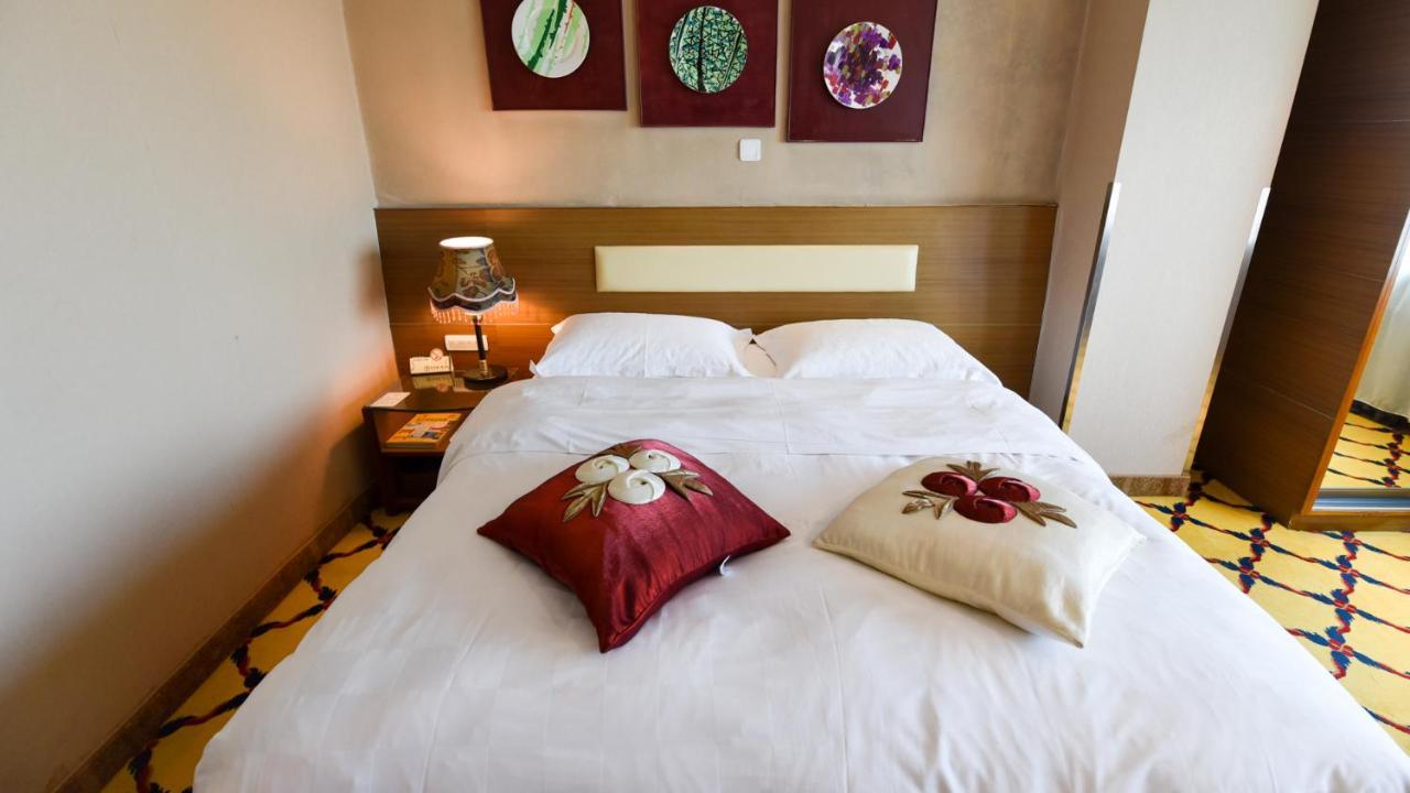 Bremen Holiday Hotel Харбин Екстериор снимка