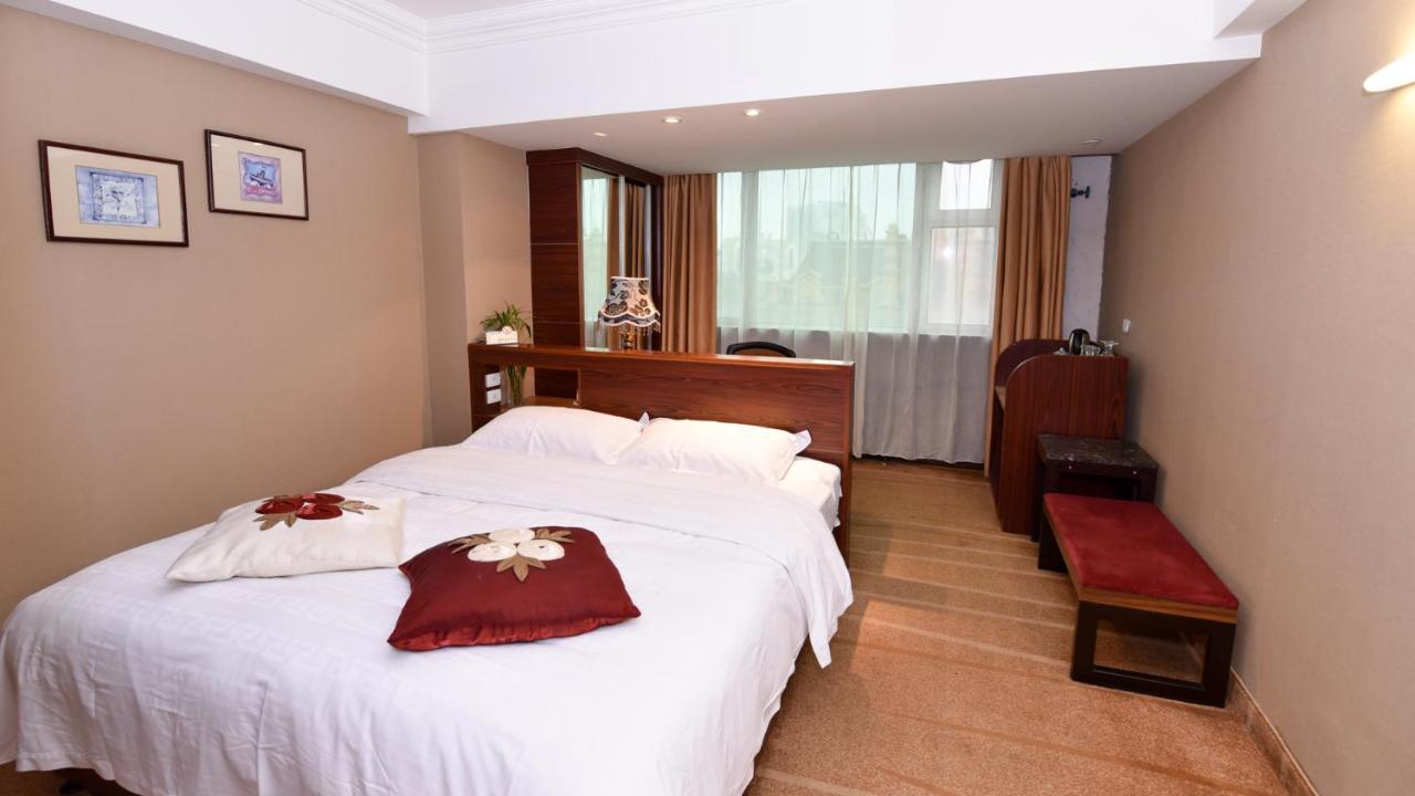 Bremen Holiday Hotel Харбин Екстериор снимка