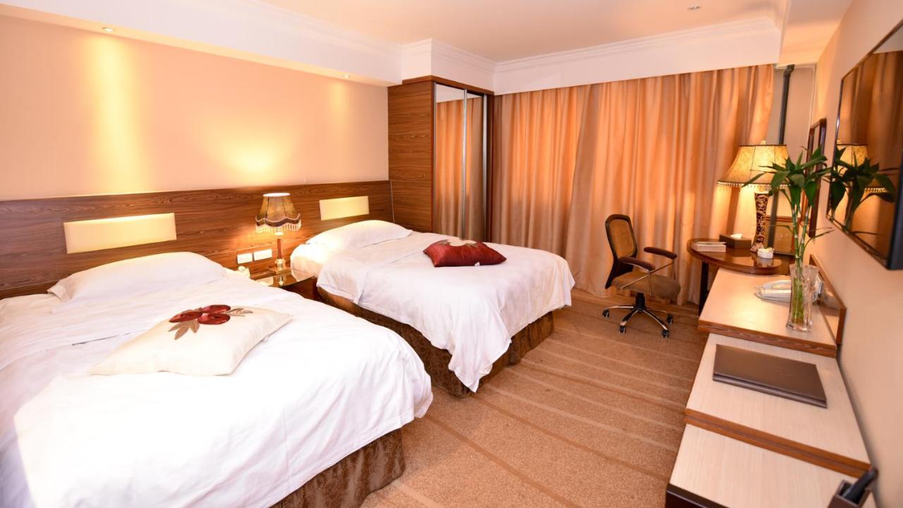 Bremen Holiday Hotel Харбин Екстериор снимка