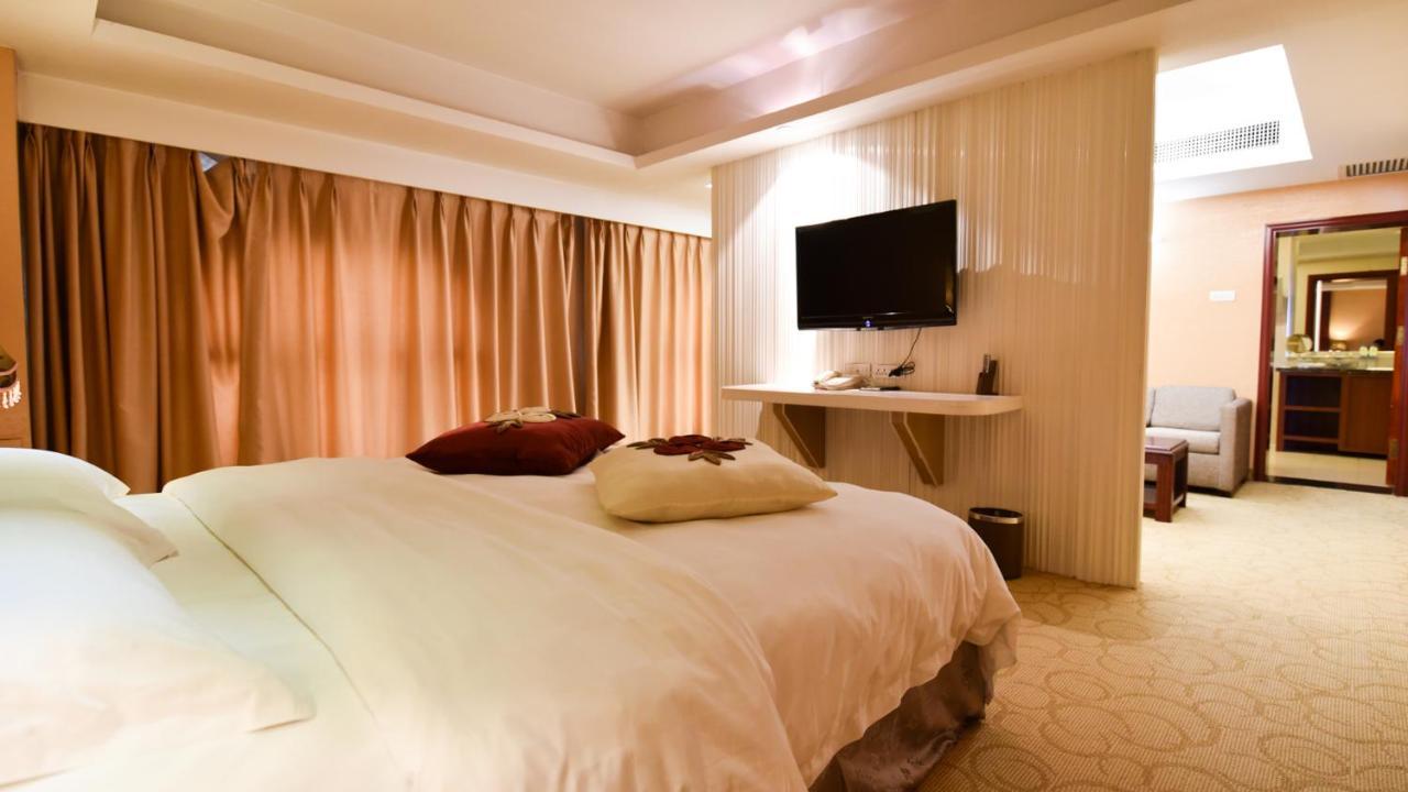 Bremen Holiday Hotel Харбин Екстериор снимка