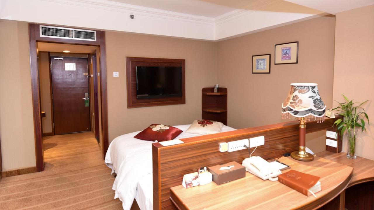 Bremen Holiday Hotel Харбин Екстериор снимка